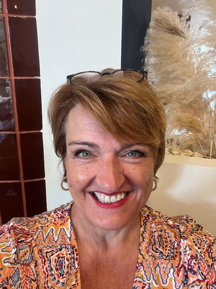 Portretfoto van Margot Kuzee