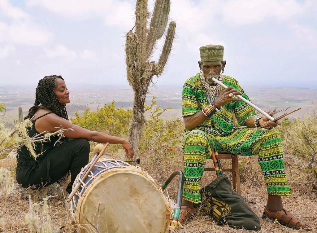 Thijs Borsten & Izaline Calister: Almacita di Desolato