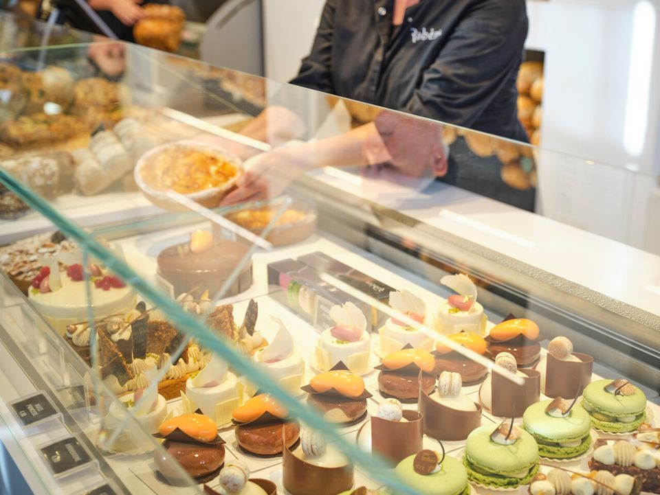 vitrine vol met lekkers bij Robèrt