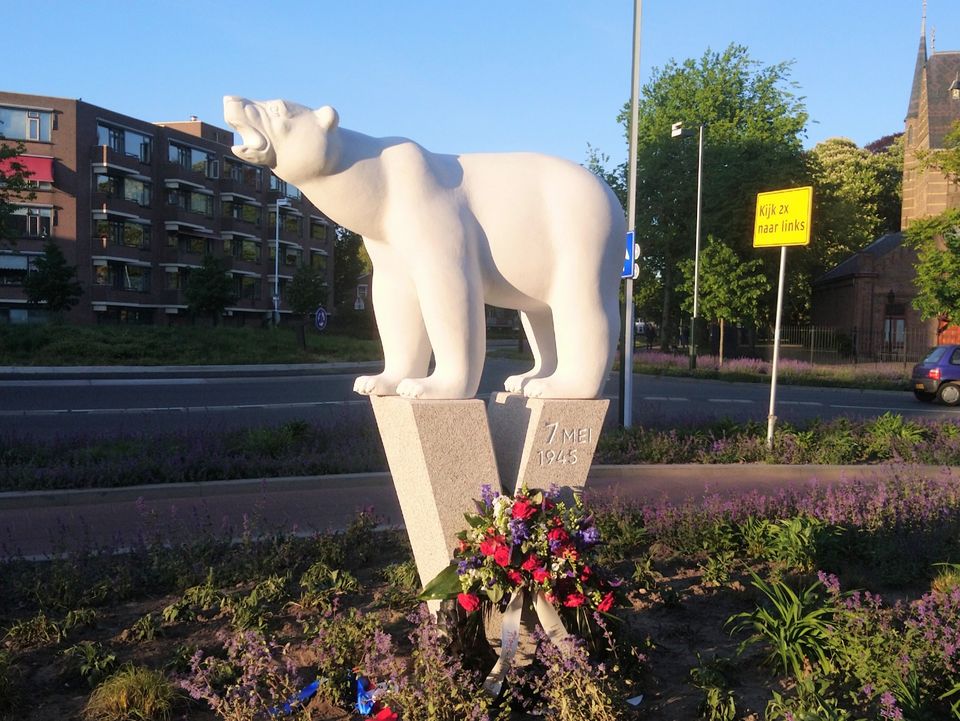 de Polar Bear op de Emmastraat