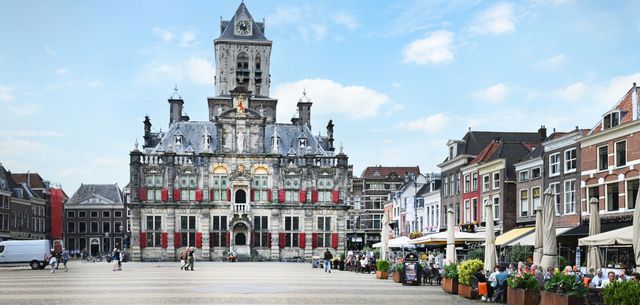 Het stadhuis op de Markt in Delft