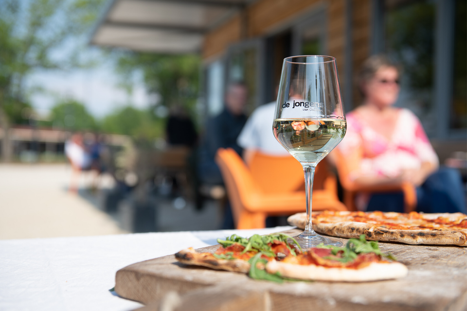 Outdoor eten wijntje