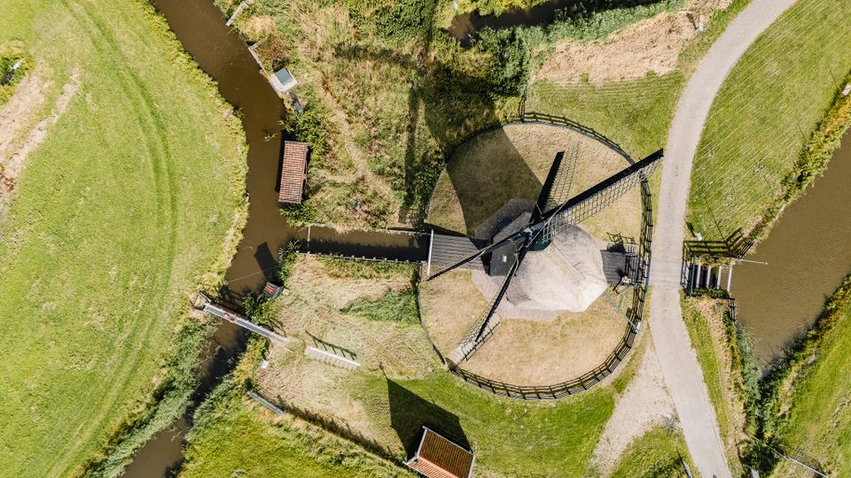 Luchtfoto van een molen