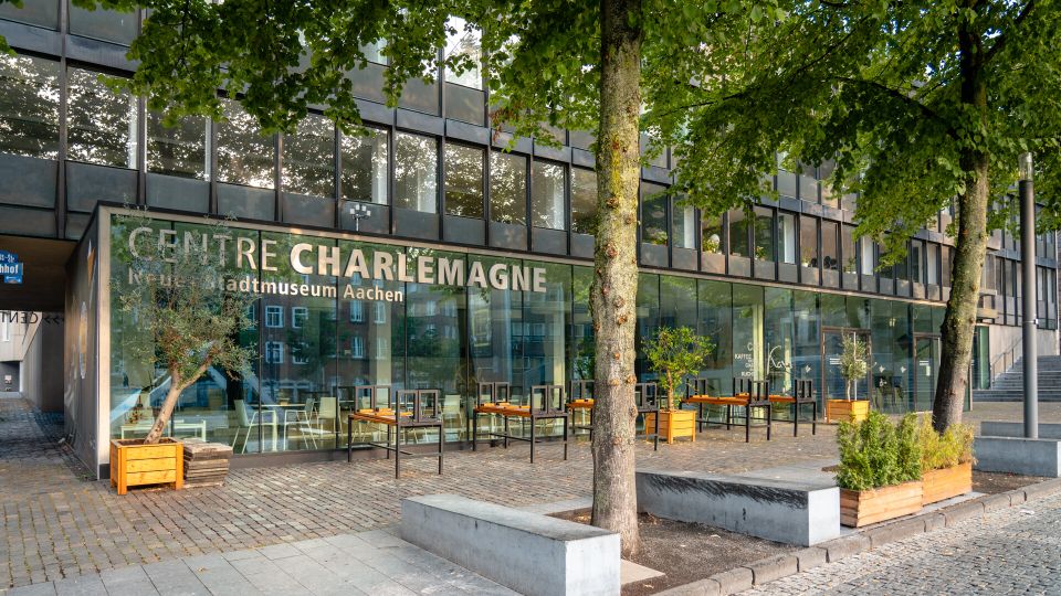 Centre Charlemagne museum Aachen buiten