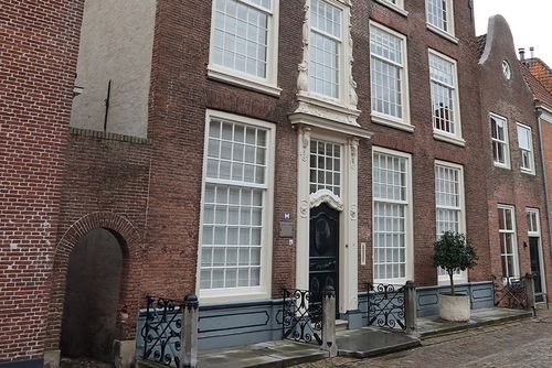 Huis met gouden kroon