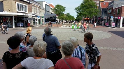 stadswandeling met gids historische wandeling foto hoogeveen