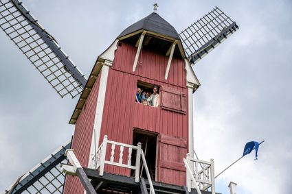 Molen Zeldenrust in Geffen met gezin erin