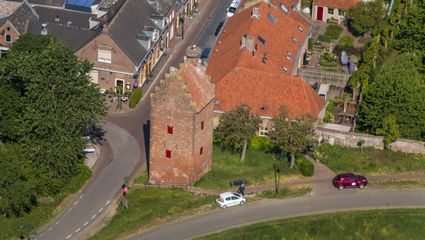 Zicht vanuit de lucht op de Gevangentoren in Megen