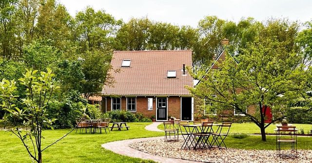 Heerlijk Hemelum tea garden and meeting venue