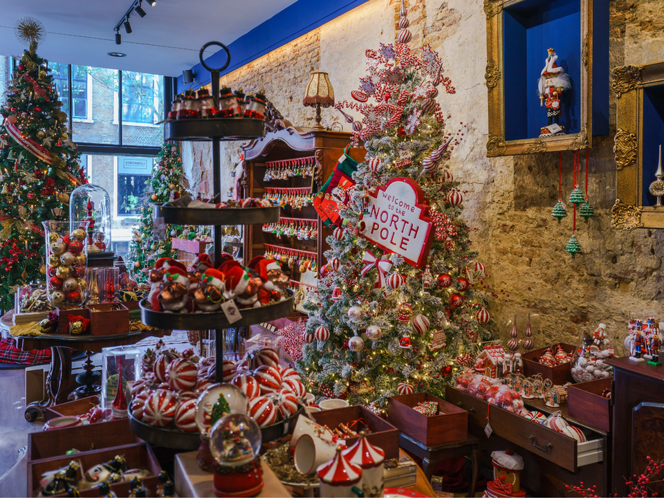 The Christmas Shop Delft van binnen