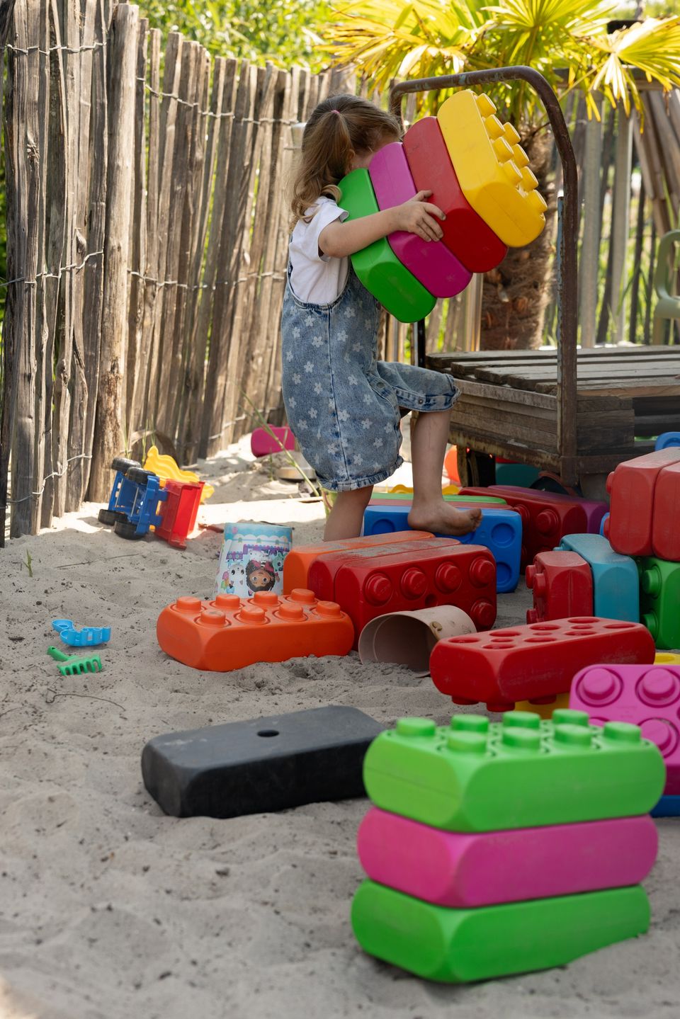 Spelen op het strand
