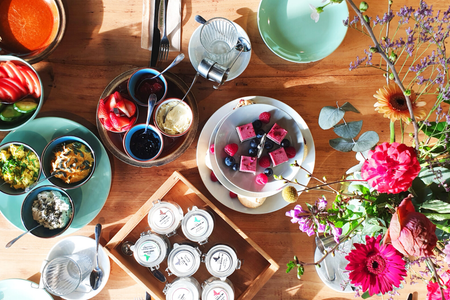 Vegan high tea bij Vehan hotspot in Almere Centrum