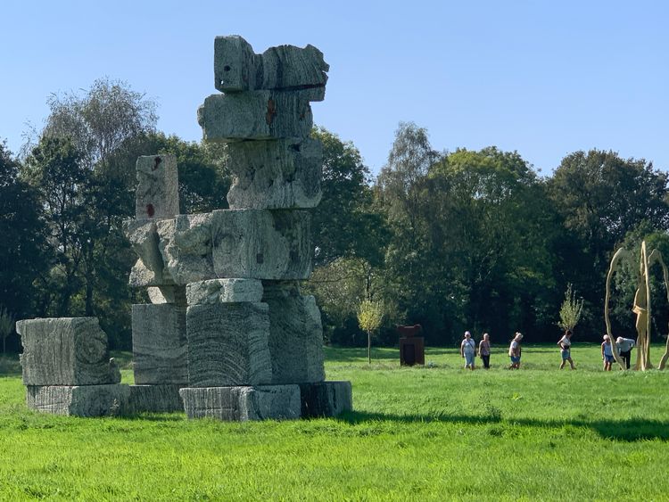 Beeldentuin Hannes Verhoeven in Esbeek, een van de locaties tijdens Kunstsafari 2026.