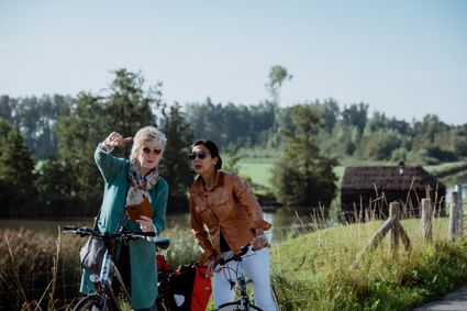 Foto van fietsers in het landschap
