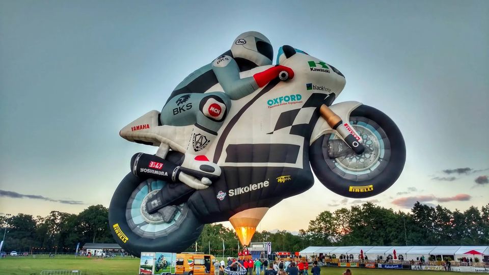 Friese ballonfeesten - special shapes luchtballon motor