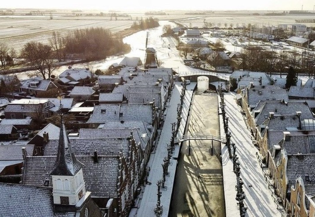 Winterse foto van Sloten