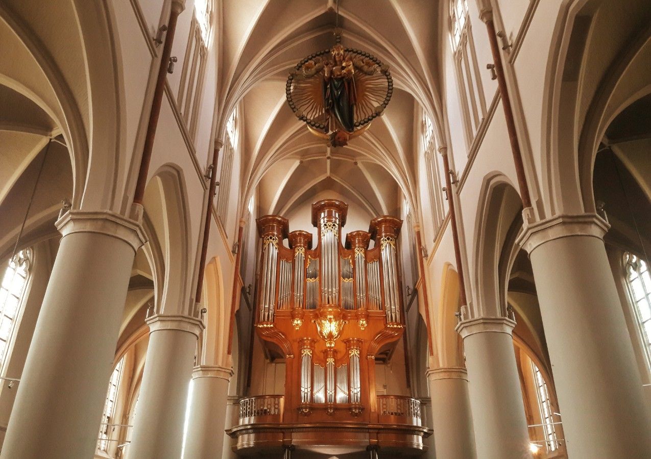 Smitsorgel und Gewölbe Sint Willibrorduskerk Deurne