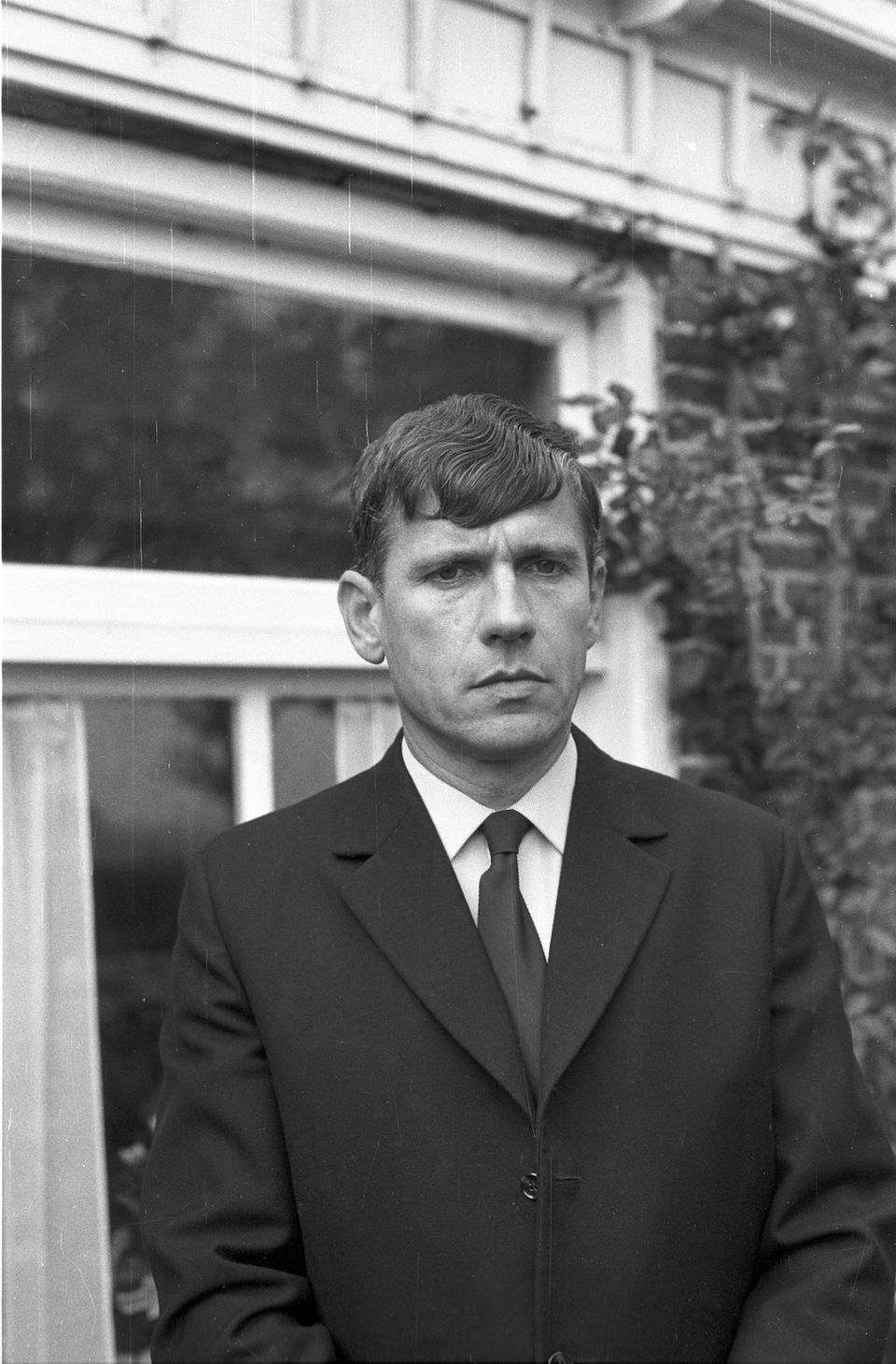 Gerard Reve voor Huize Het Gras in Greonterp (1969). Gemaakt door Teigetje