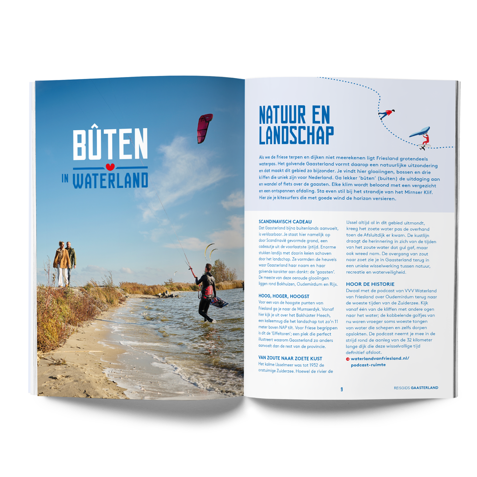 De Reisgids Gaasterland opengeslagen op een bladzijde over natuur en landschap.