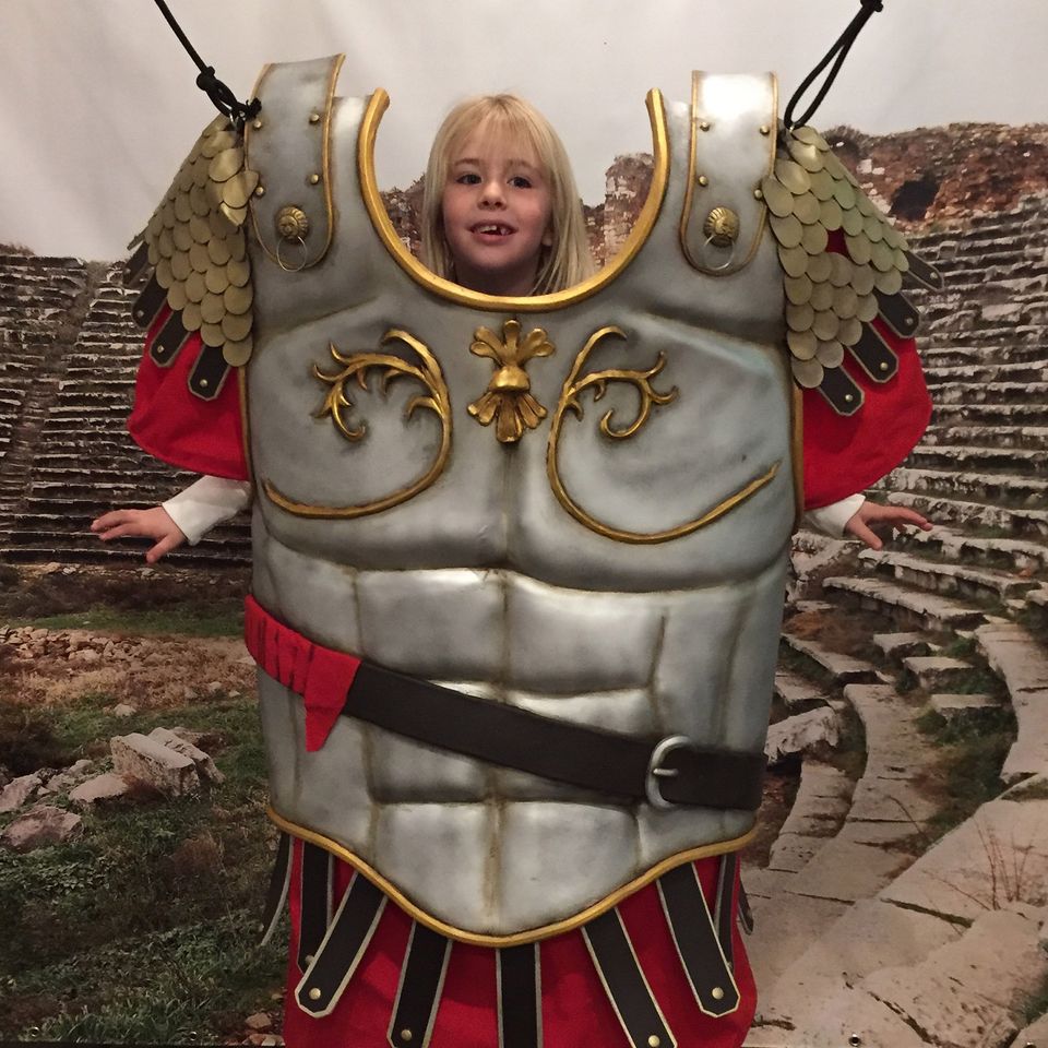 Kinderexpo Romeinen; kind in romeinen-pak