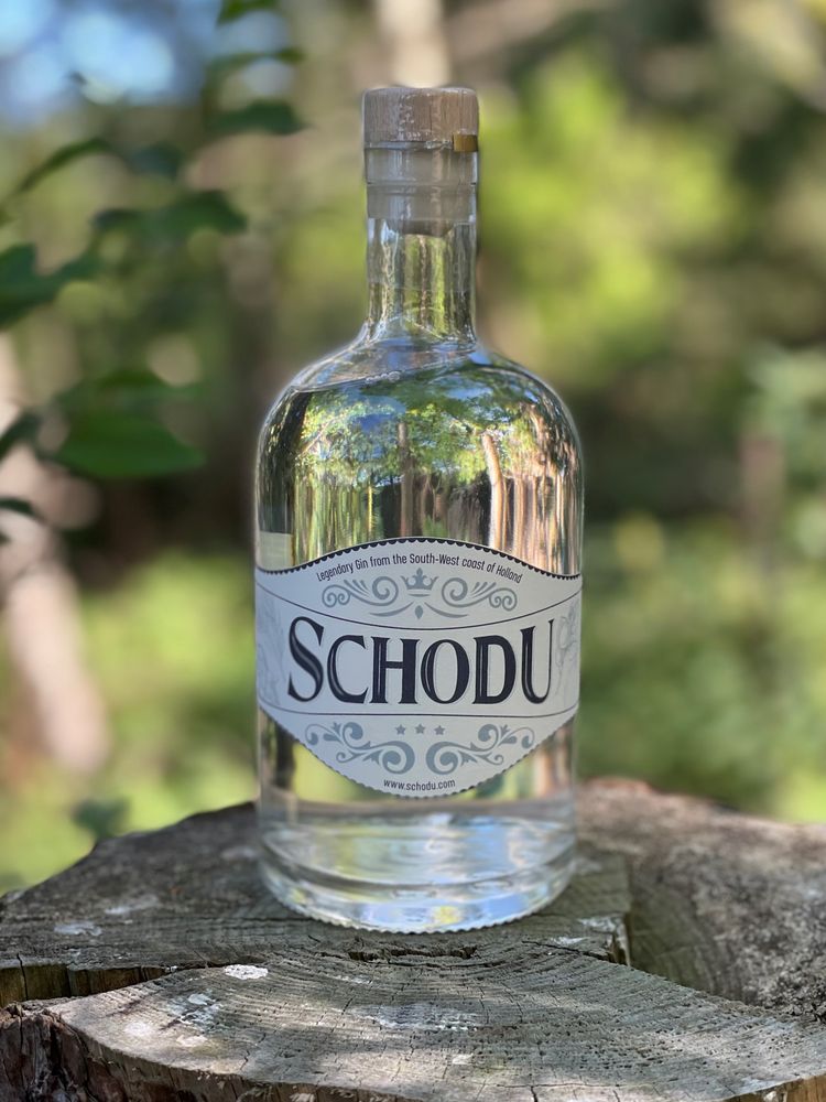 Op-Schouwen-Duiveland-SchoDu-Gin-Fles-Buiten-Op-Ton
