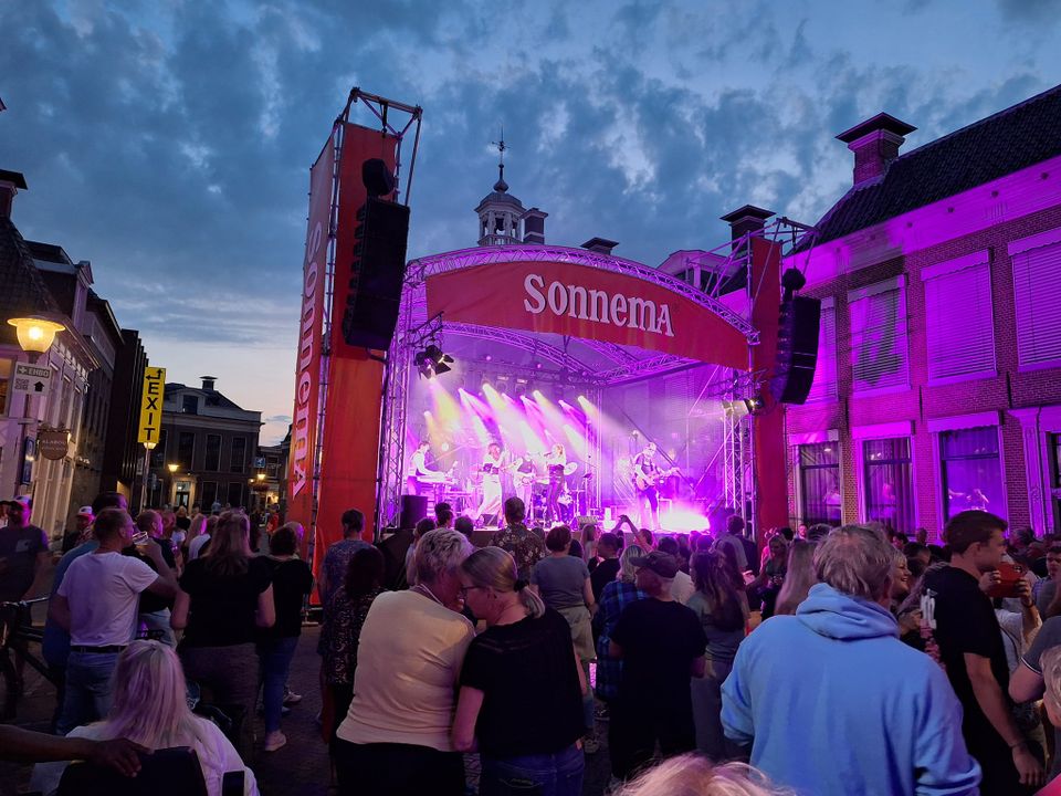 Pleasure op summerparty