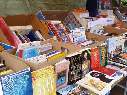 Boekenmarkt in Warmond