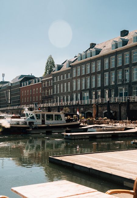 Maastricht basin terrace and boats