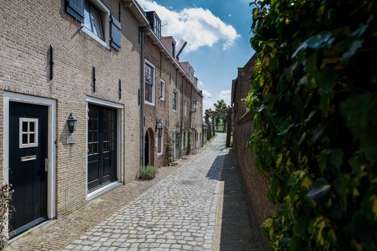 Foto van de Rozemarijnstraat in vestingstad Willemstad