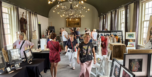 Foto van bezoekers aan KunstZinnig evenement in 2025