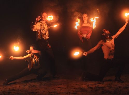 Rek Oak Troubadours ft. Isabel Martinez + support: O Marta
