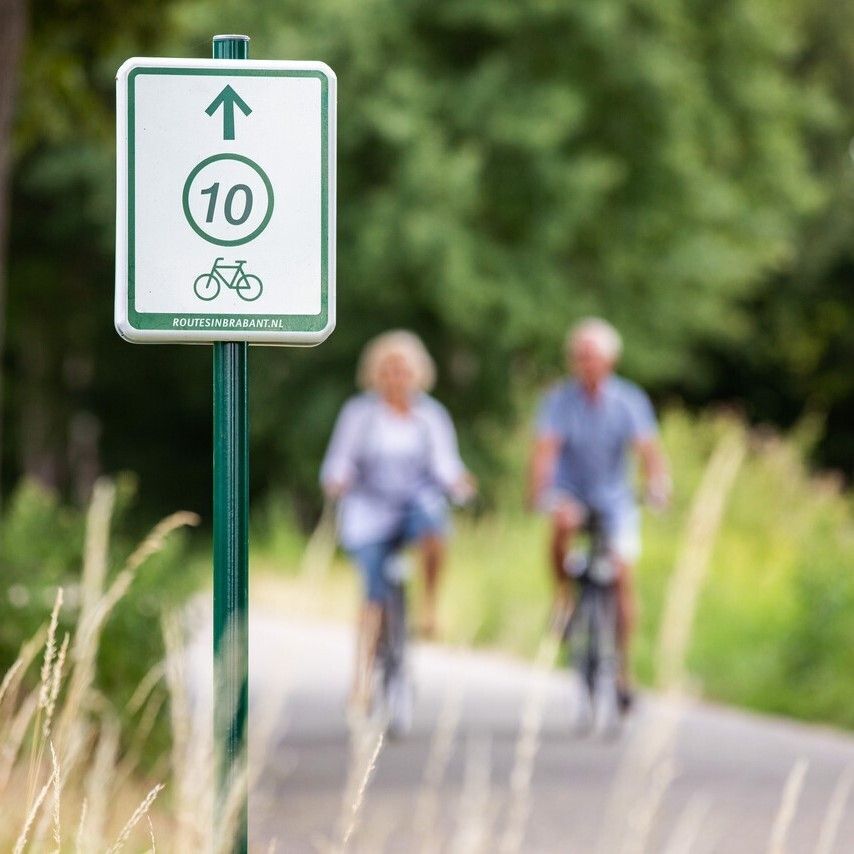 Volg deze bordjes en fiets eenvoudig de route van het ene naar het andere genummerde knooppunt.