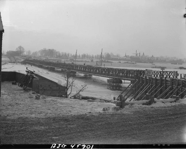 Brug bij Ravenstein