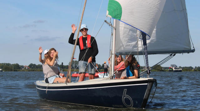 Zeilschool De Kikkert in Lemmer.