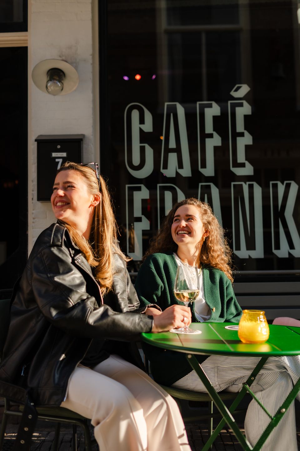 Afbeelding van Café Frank buiten genomen