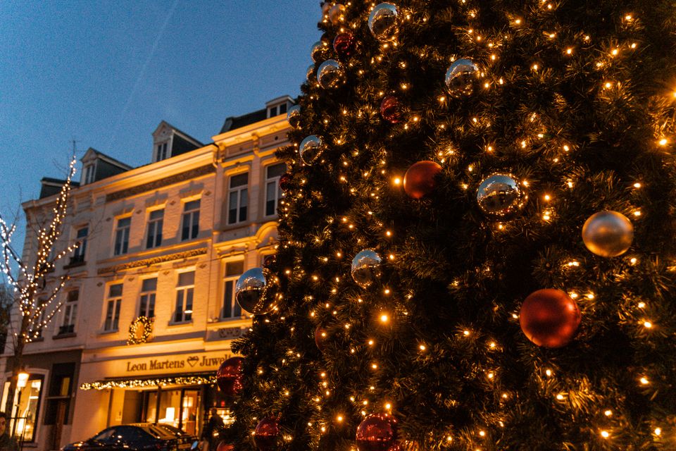 yvo-gustings-winter-wandeling-kerstboom-percee-magisch-maastricht