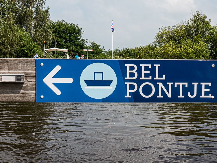 De pont heeft een bel voor afroep