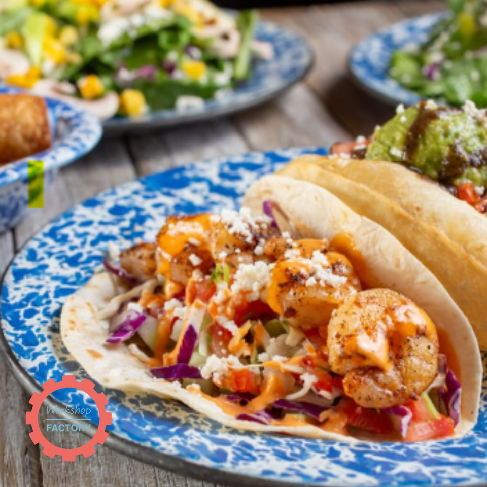 Kookworkshop Tex-Mex bij Workshop Factory Woerden in Woerden, Groene Hart, waarbij deelnemers Mexicaanse taco’s met garnalen, guacamole en verse groenten bereiden tijdens een culinaire groepsactiviteit.