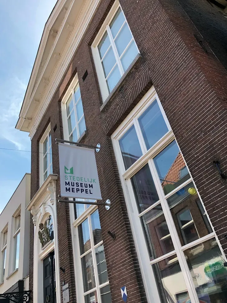 Der Eingang zum Stadtmuseum Meppel.