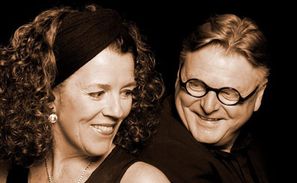 Jos van Beest ontvangt.. Mariëlle Koeman “Christmas Time Is Here”