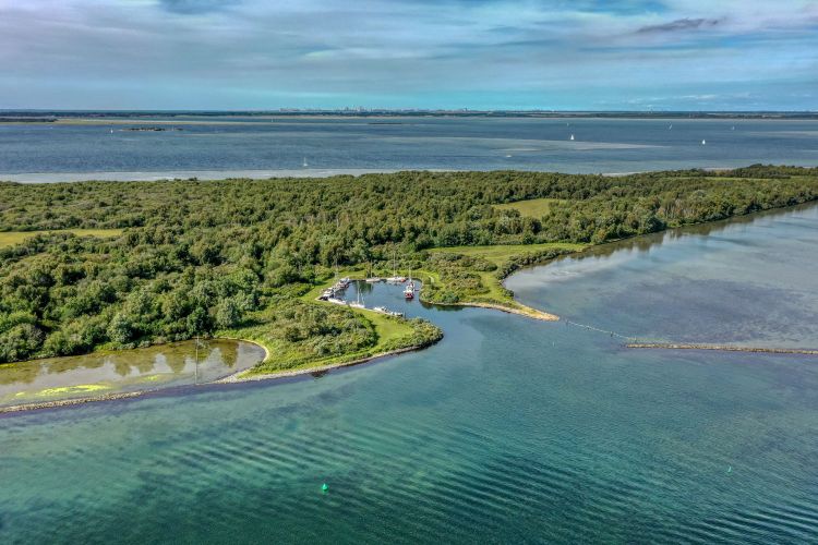 Op-Schouwen-Duiveland-Grevelingenmeer-Luchtfoto