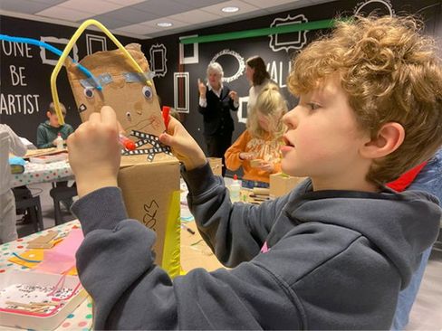 Hoe dan?! | Activiteiten voor nieuwsgierige kinderen en hun (groot)ouders (7+)