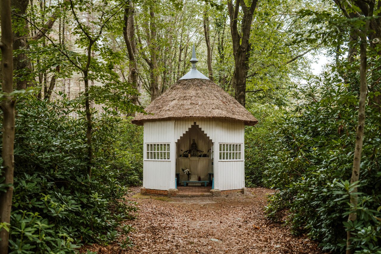 Vooraanzicht kapel in Sterrebos.
