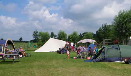 Boerderijcamping de Rodenburghoeve in Uitgeest, Noord-Holland.