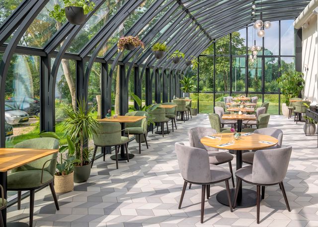 De serre van het michelinsterrenrestaurant van Flora Batava