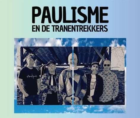 Muziekgroep Paulisme en de Tranentrekkers in Woerden, Groene Hart. Bandfoto van Nederlandse liveband met vijf muzikanten voor een overkapping, promotiebeeld voor concert of optreden in het Riettheater.