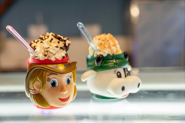 Drentse koe ijs bekers in lisa en loetje beker