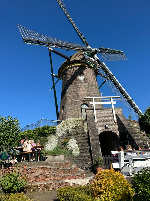 Vooraanzicht Lijkermolen 1 in Rijpwetering
