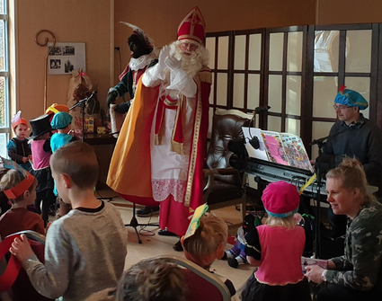 Sinterklaas viert feest in Nijbroek