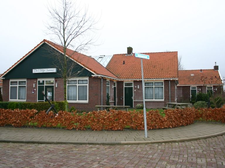 Vooraanzicht hotel.